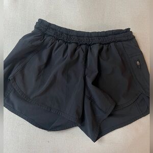 Lululemon shorts size 4